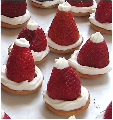 Santa_Hat_Strawberries